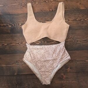NWOT Women's Tan and Cream Cutout Bikini